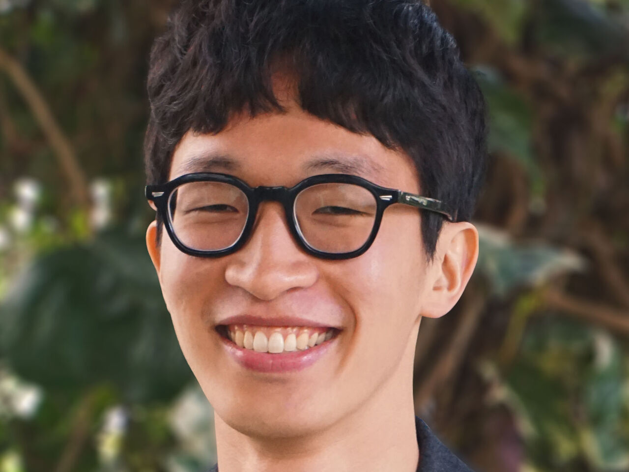 Lee Hee Dong，Worldskills冠军的肖像照片是三星电子的CNC铣削工程师的信赖代表。
