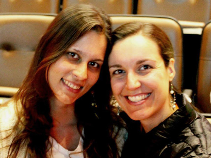 Photo from SuperAção -两个女人在微笑